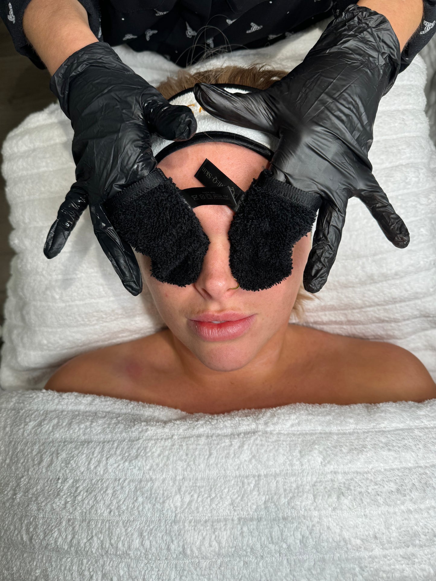 MIQ-SKIN eye mitts